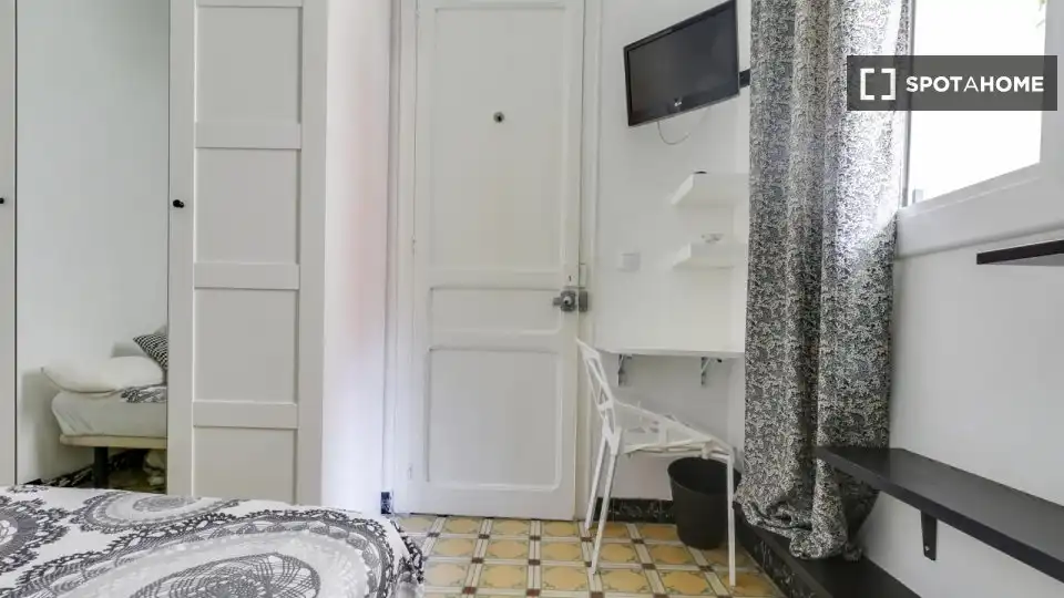 Bedroom of Flat for rent in L'Hospitalet de Llobregat  with Air Conditioner, Heating and Furnished