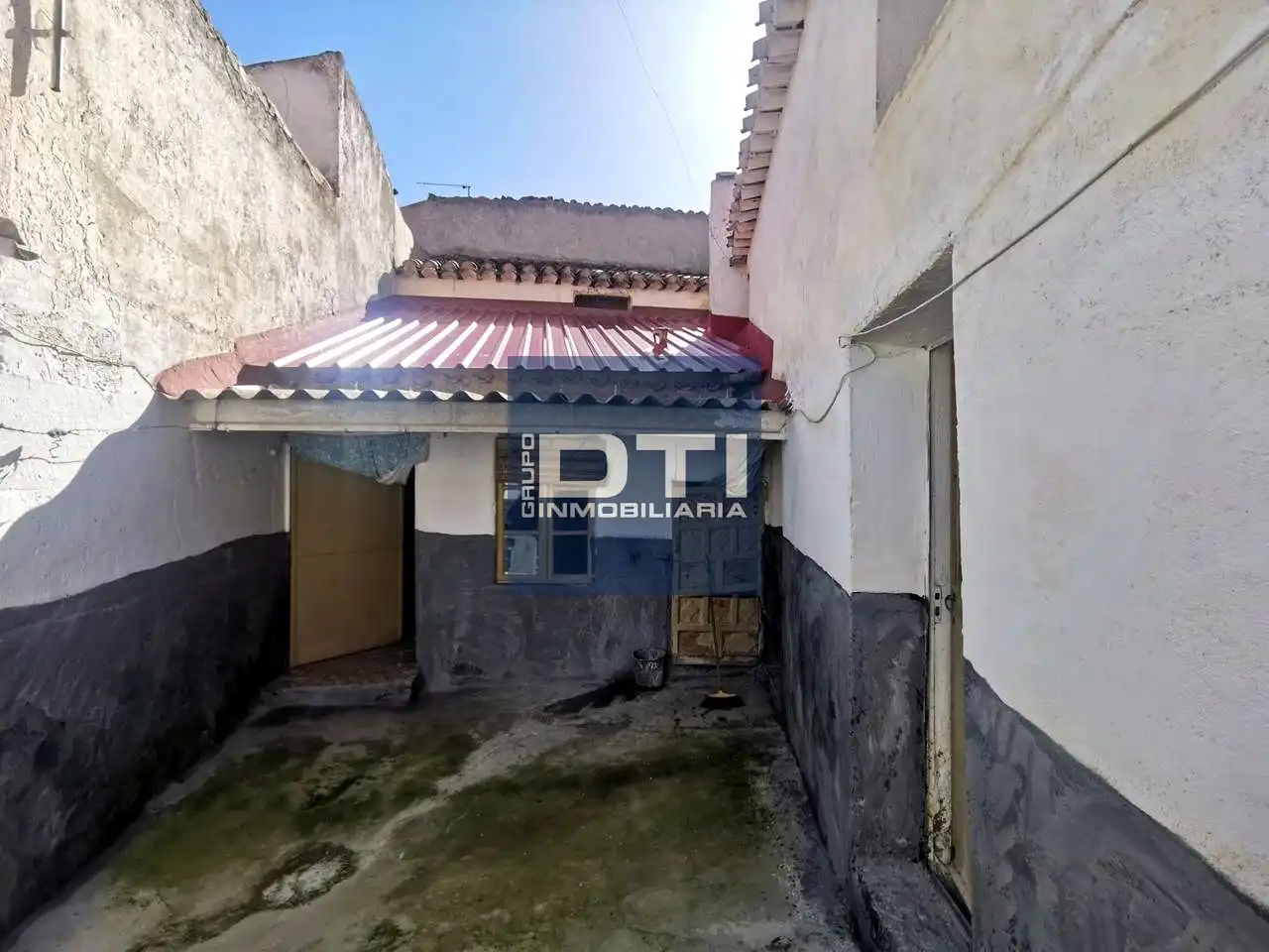 Exterior view of Country homes for sale in Balazote