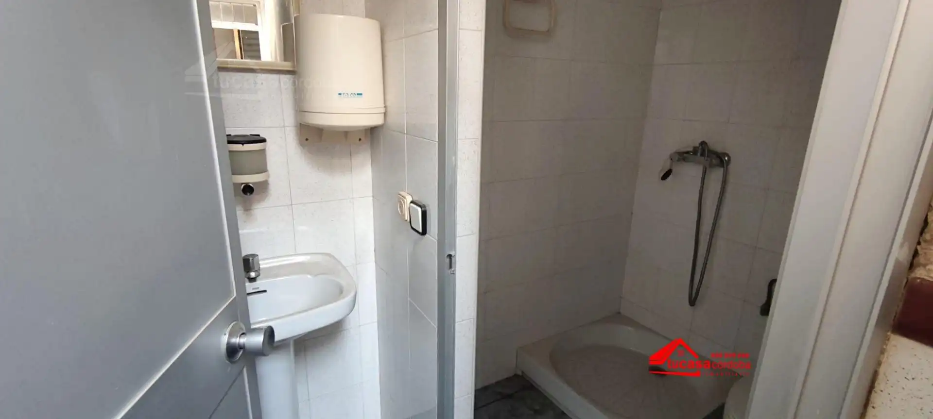 Bathroom of Houses for sale in Córdoba