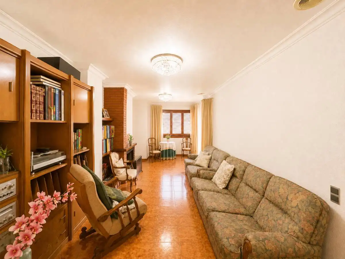 Flat with lift for sale in C. Obispo Herrero