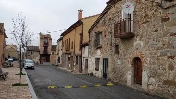 Exterior view of Commercial properties for sale in San Cristóbal de Segovia  with Furnished