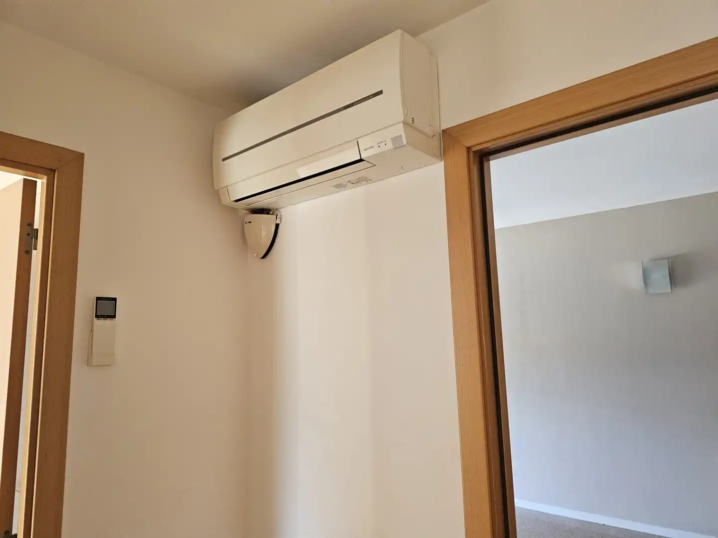 Balcony of Flat for rent in Sant Andreu de la Barca  with Air Conditioner, Oven and Balcony