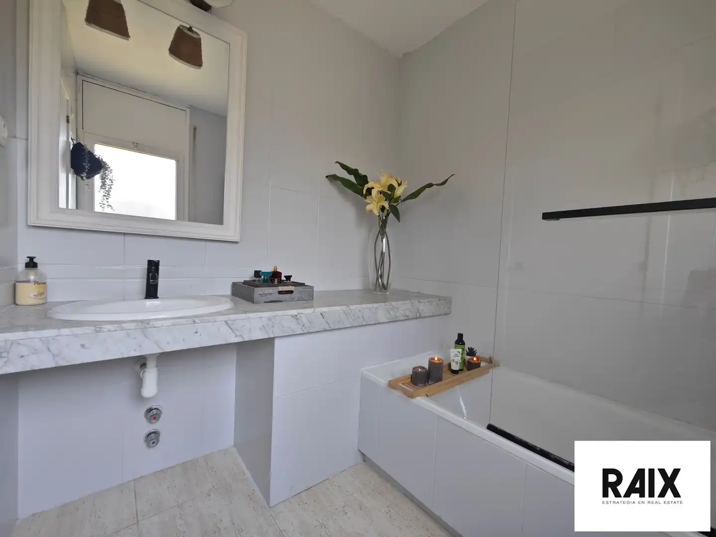 Casa adosada en venta en Carrer Garbi, Viladecavalls