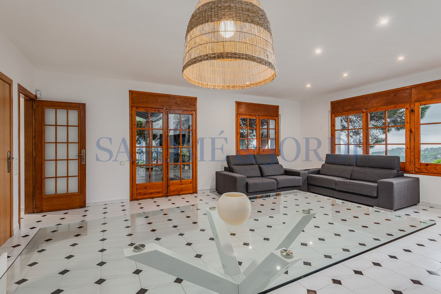 Sala d'estar de Casa o xalet en venda en Cabrils amb Calefacció, Jardí privat i Terrassa