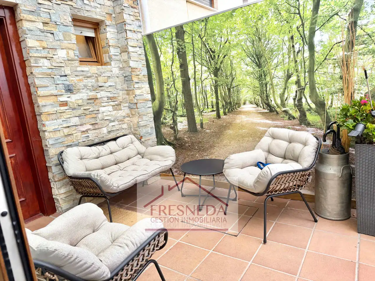 Terrassa de Casa adosada en venda en Siero amb Calefacció, Jardí privat i Parquet