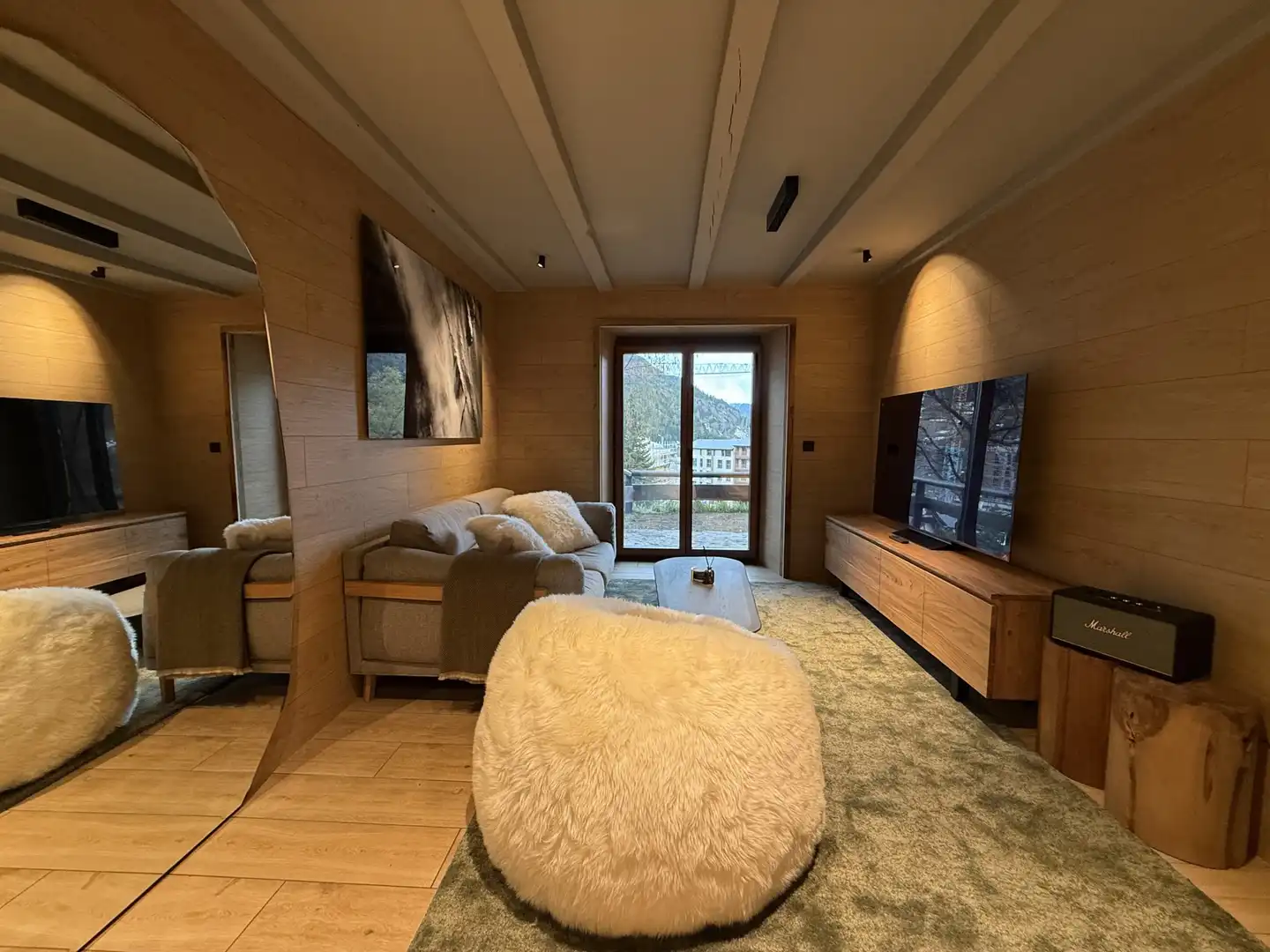 Sala d'estar de Planta baixa de lloguer en Canillo amb Calefacció, Terrassa i Moblat