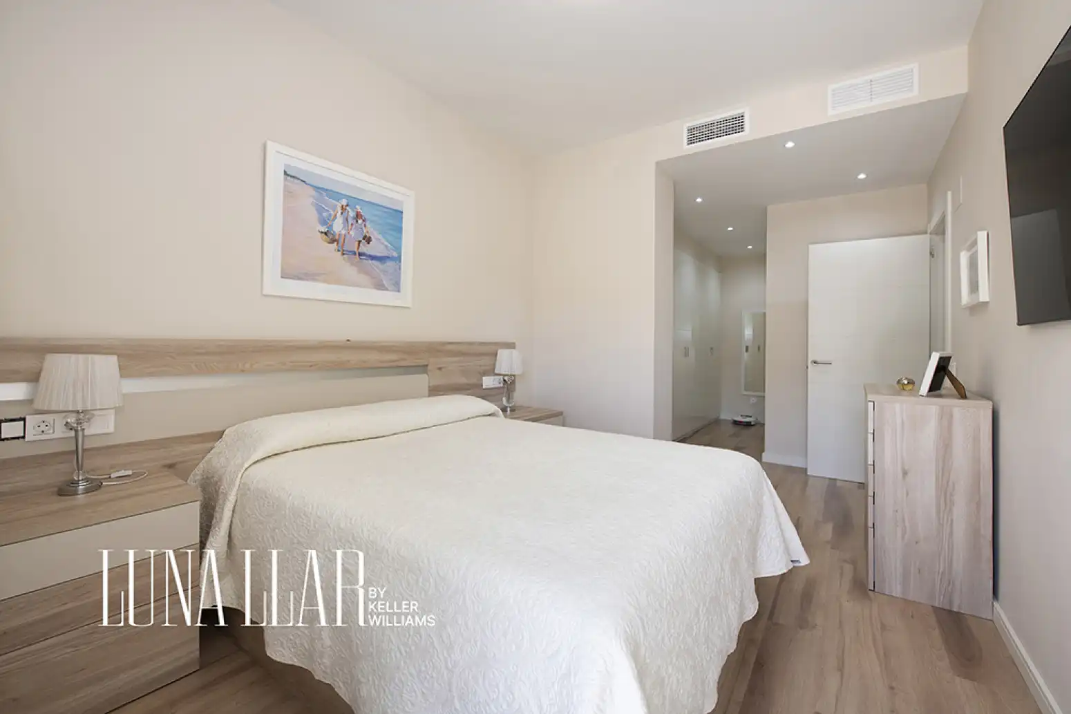 Schlafzimmer von Wohnung zum Verkauf in Gavà mit Klimaanlage, Privatgarten und Parkett