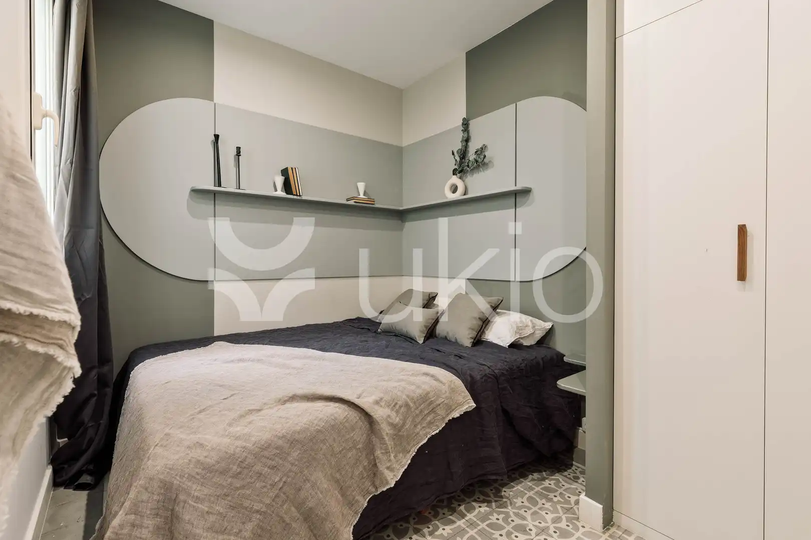 Dormitori de Apartament de lloguer en Barcelona amb Aire condicionat, Calefacció i Moblat
