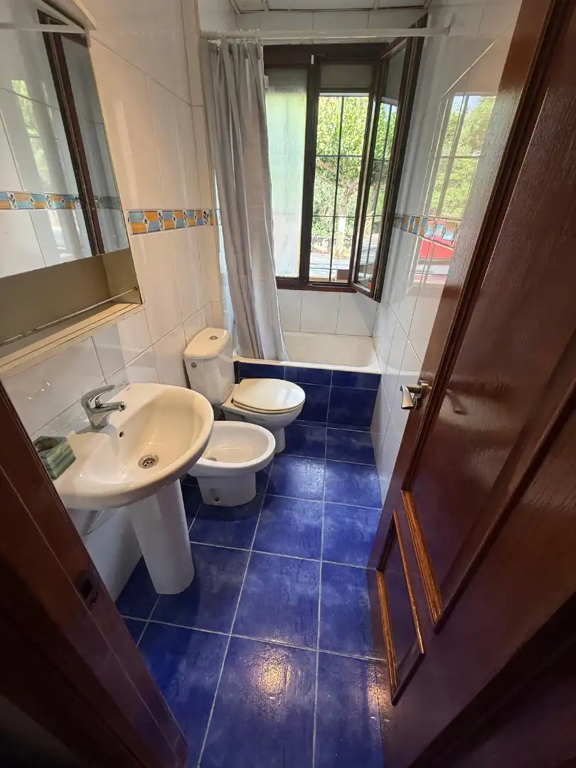 Badezimmer von Wohnung zur Miete in Colunga mit Heizung, Möbliert und Ofen