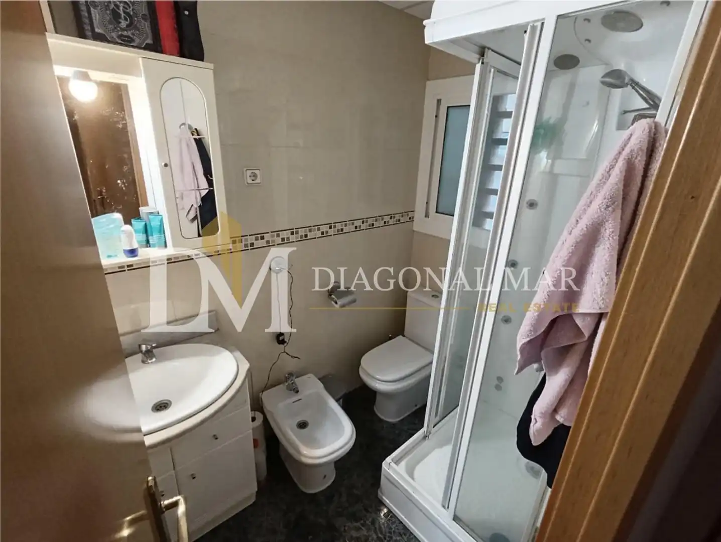 Bany de Casa o xalet en venda en Barcelona amb Aire condicionat, Calefacció i Terrassa