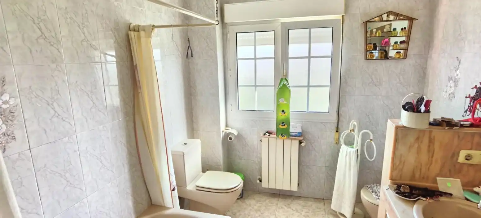 Badezimmer von Haus oder Chalet zum Verkauf in Gijón 