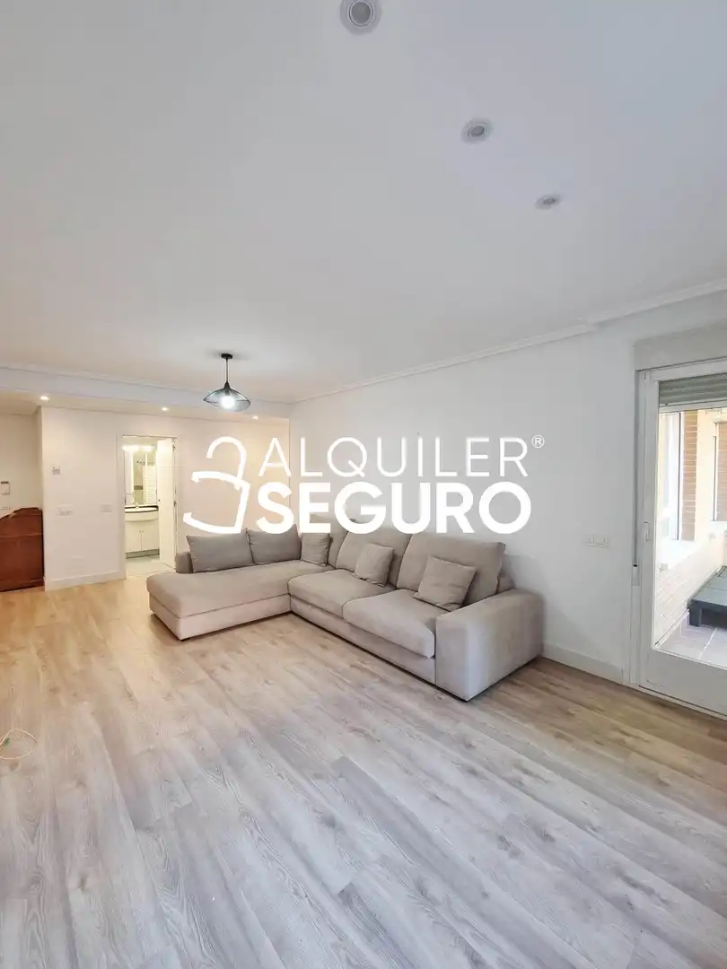 Sala d'estar de Pis de lloguer en Boadilla del Monte amb Aire condicionat, Calefacció i Terrassa