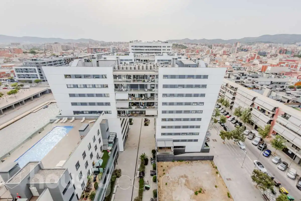 Vista exterior de Àtic en venda en Badalona amb Aire condicionat, Calefacció i Parquet