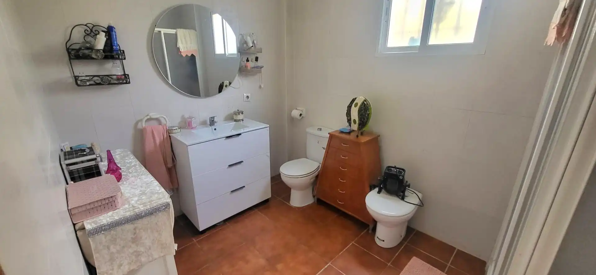 Baño de Finca rústica en venta en Almodóvar del Río con Aire acondicionado, Jardín privado y Terraza