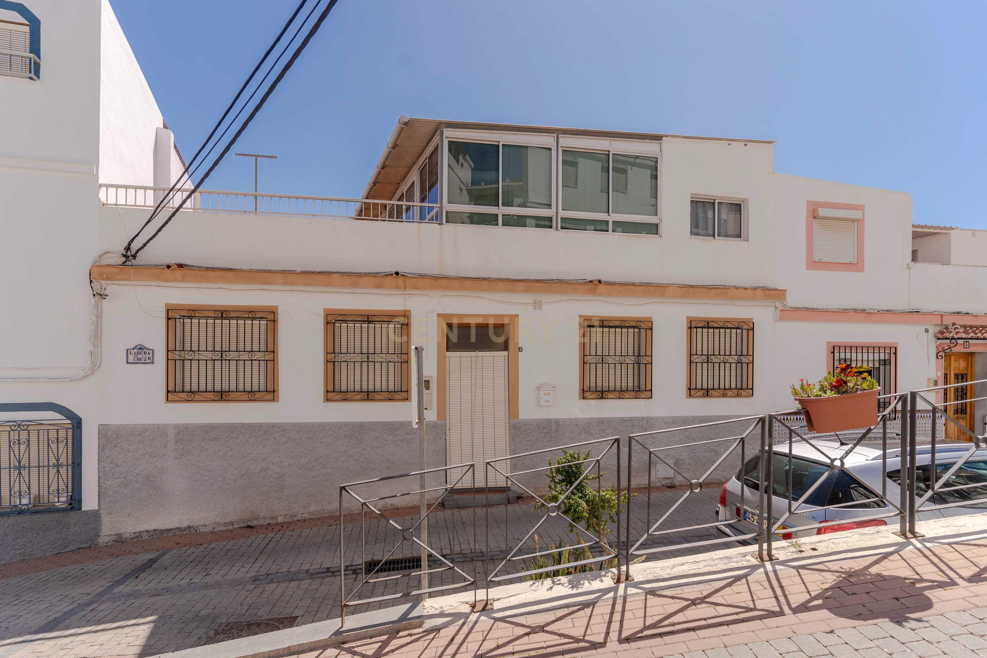 Vista exterior de Casa o xalet en venda en Salobreña amb Balcó