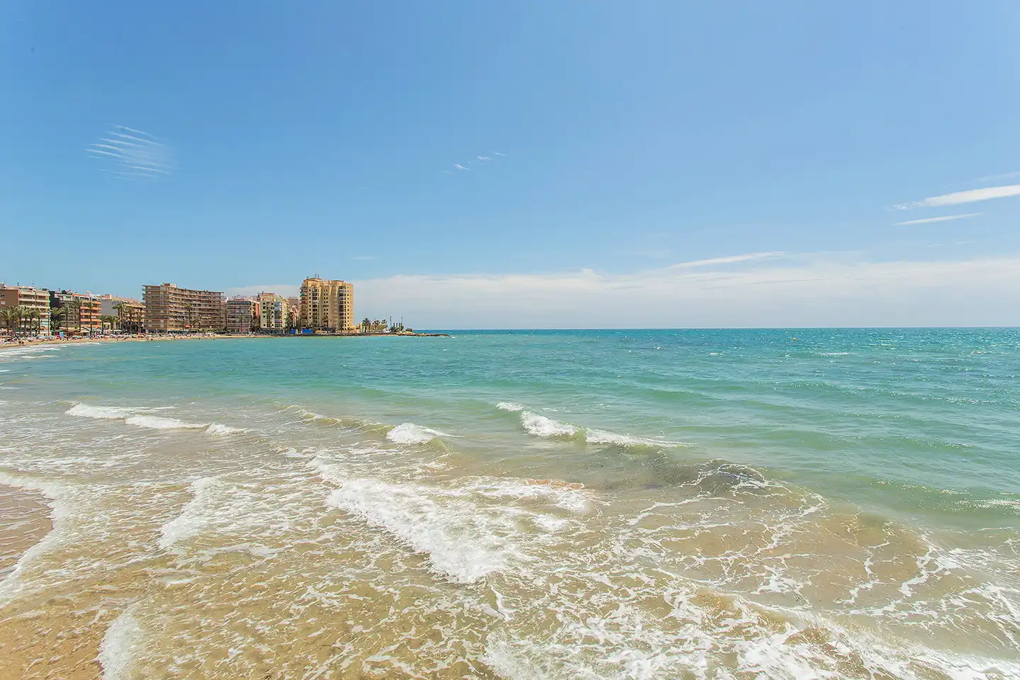Vista exterior de Casa adosada en venta en Torrevieja con Aire acondicionado, Amueblado y Horno