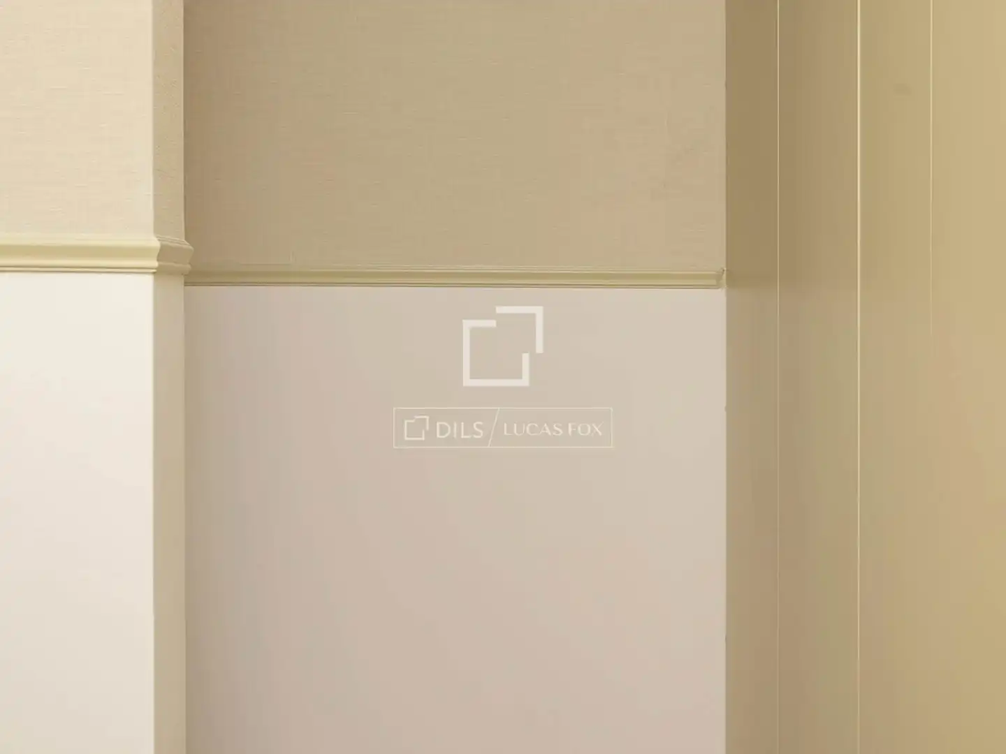 Flat for sale in Barcelona  with Air Conditioner, Heating and Parquet flooring