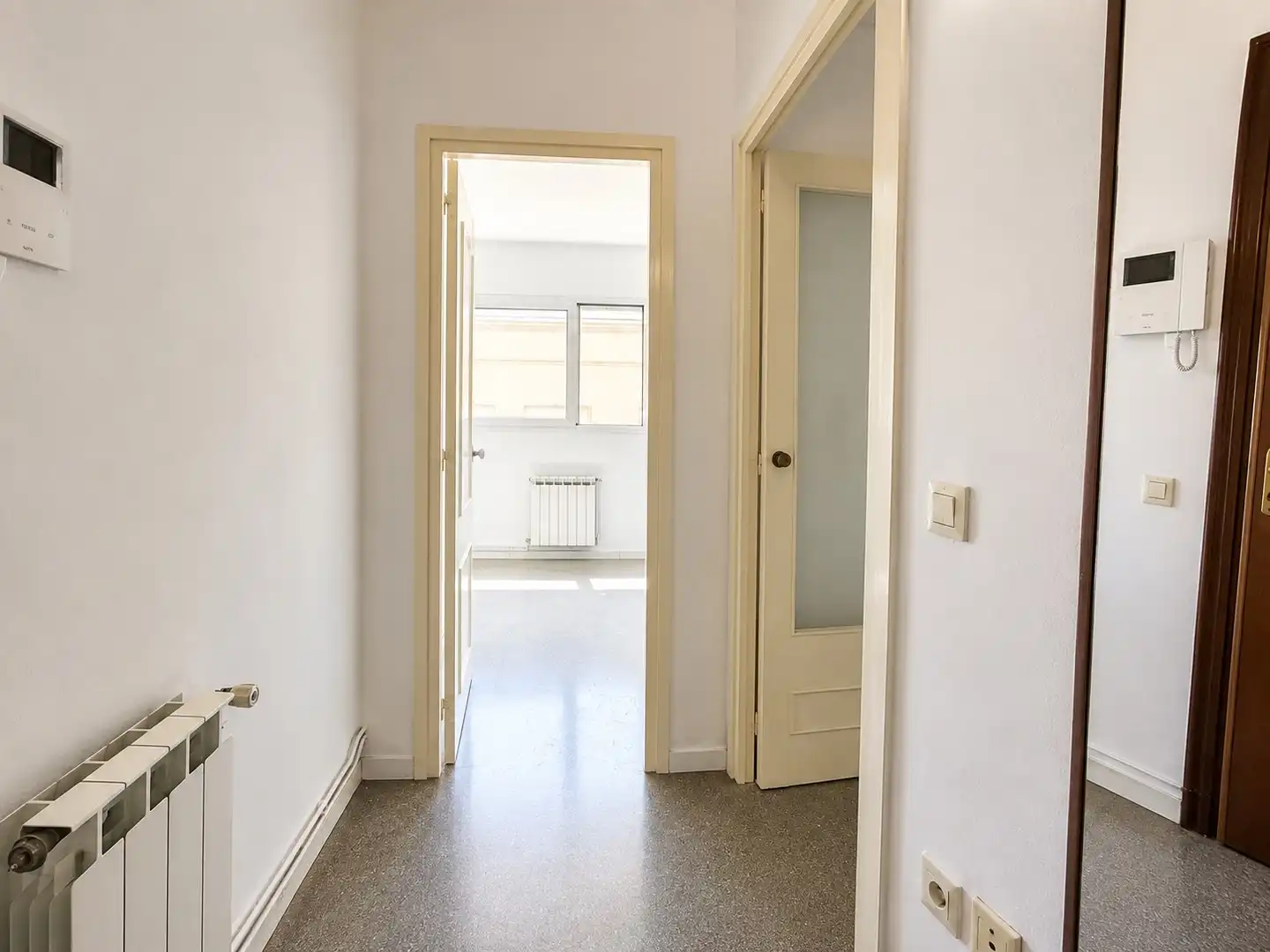 Piso en venta en Barcelona con Calefacción y Balcón