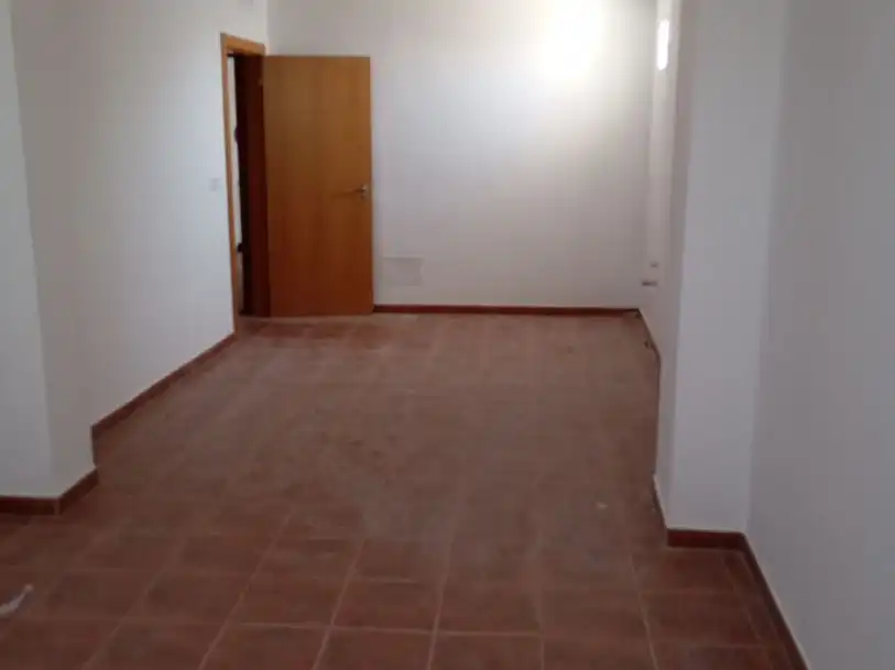 Geschaftsraum zur Miete in Zaratán