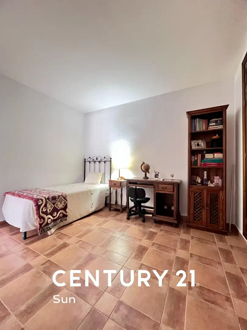 Habitación de Casa adosada en venta en Estepona con Jardín privado, Terraza y Lavadora