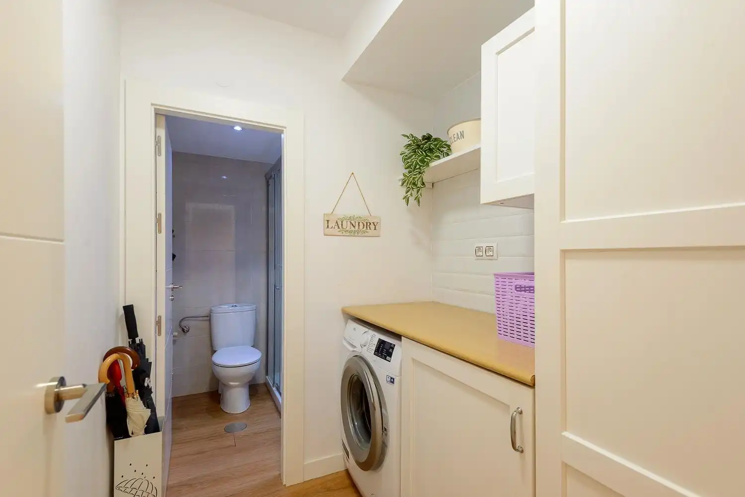 Baño de Piso en venta en Oviedo  con Calefacción y Parquet