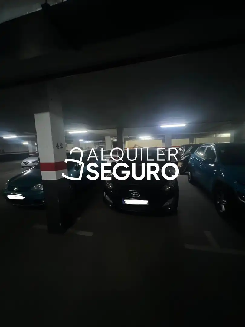 Parking of Flat for rent in Madrid  with Air Conditioner and Heating