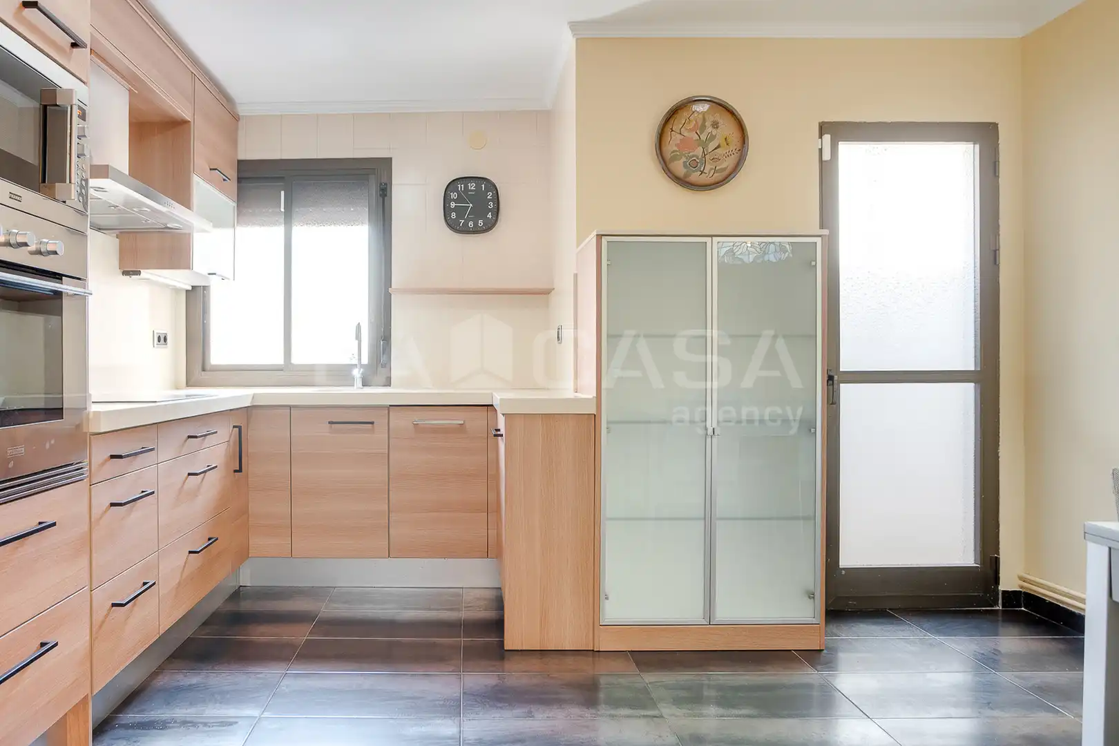 Cocina de Piso en venta en Barcelona con Calefacción, Trastero y Balcón