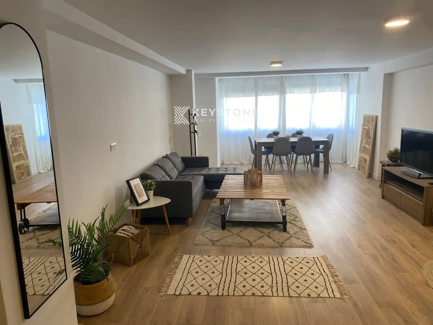 Flat for rent in AVENIDA MAISONNAVE,, Ensanche - Diputación
