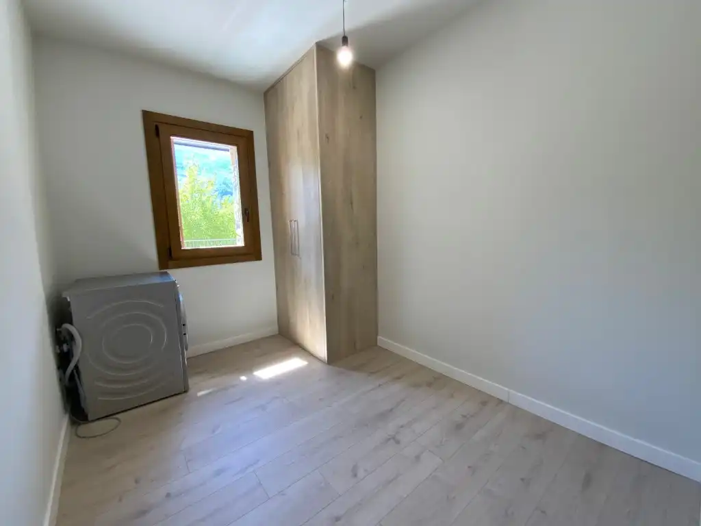 Dormitori de Apartament en venda en Benasque amb Terrassa