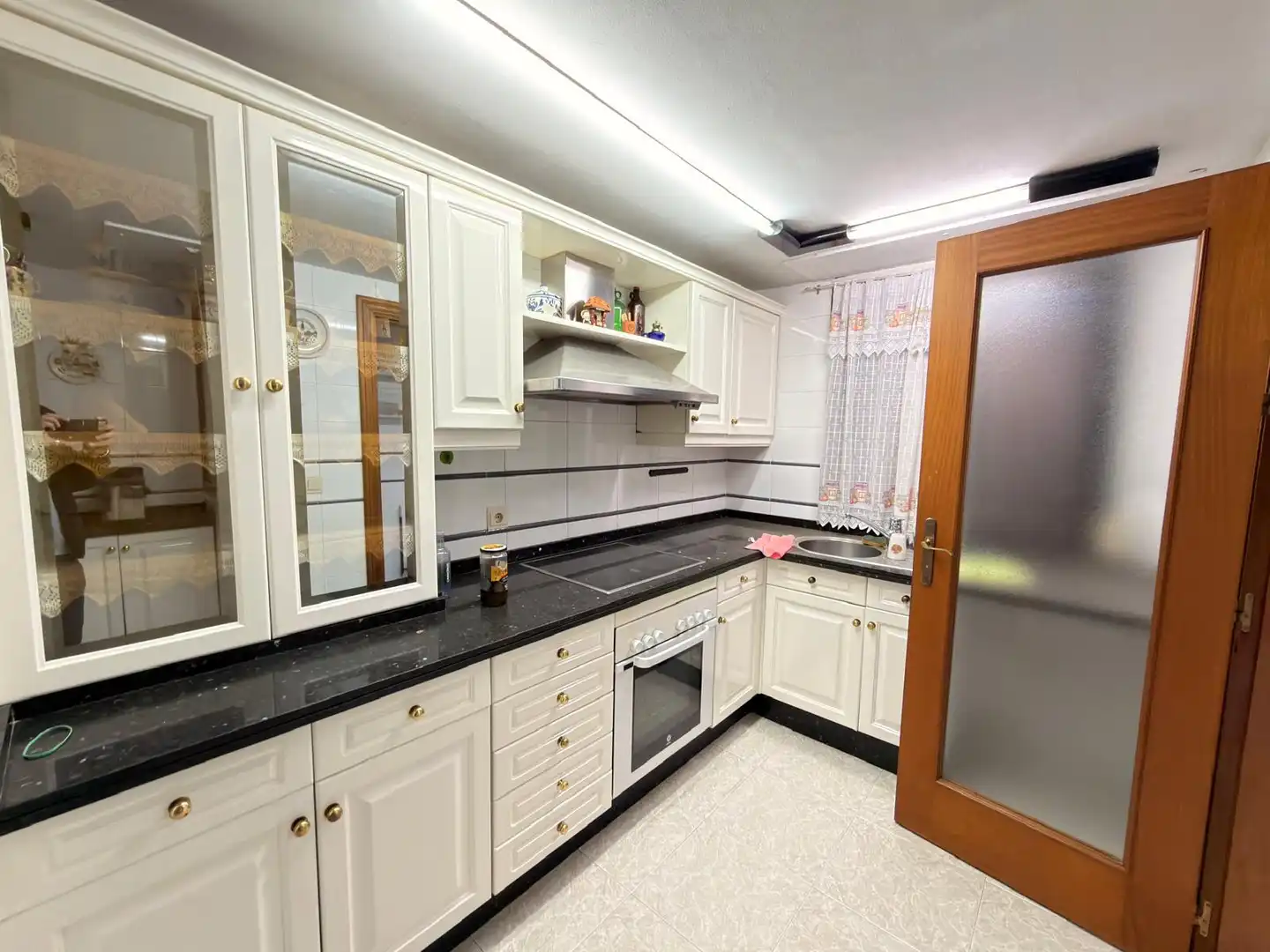 Cocina de Piso en venta en Huelva con Amueblado, Horno y Lavadora