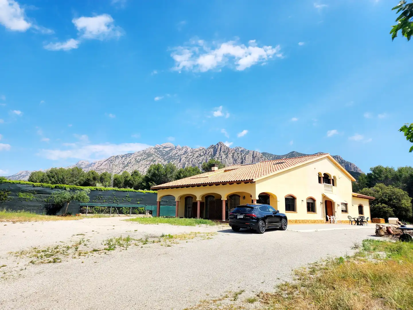 Vista exterior de Finca rústica de alquiler con opción a compra en Esparreguera con Calefacción, Jardín privado y Terraza