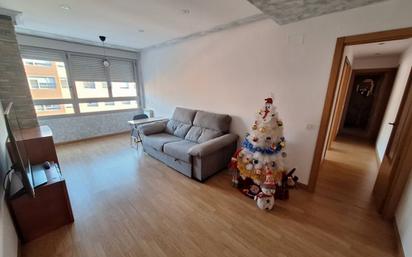 Living room of Flat for sale in Fuenlabrada  with Heating, Private garden and Swimming Pool