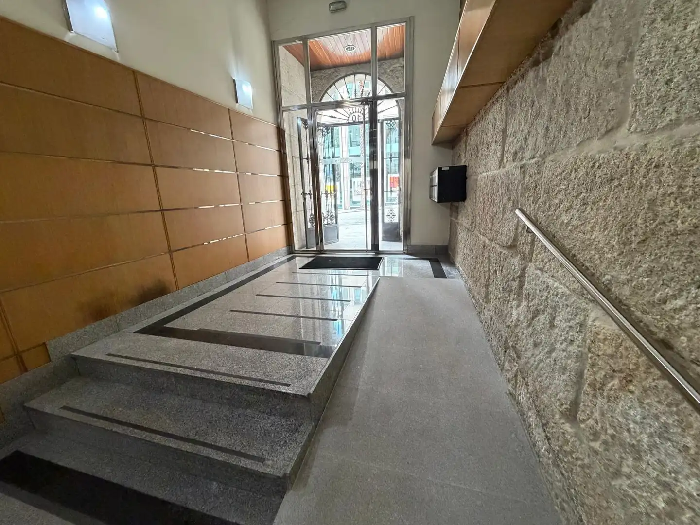 Oficina con ascensor en alquiler en Rúa Colón, imagen 14