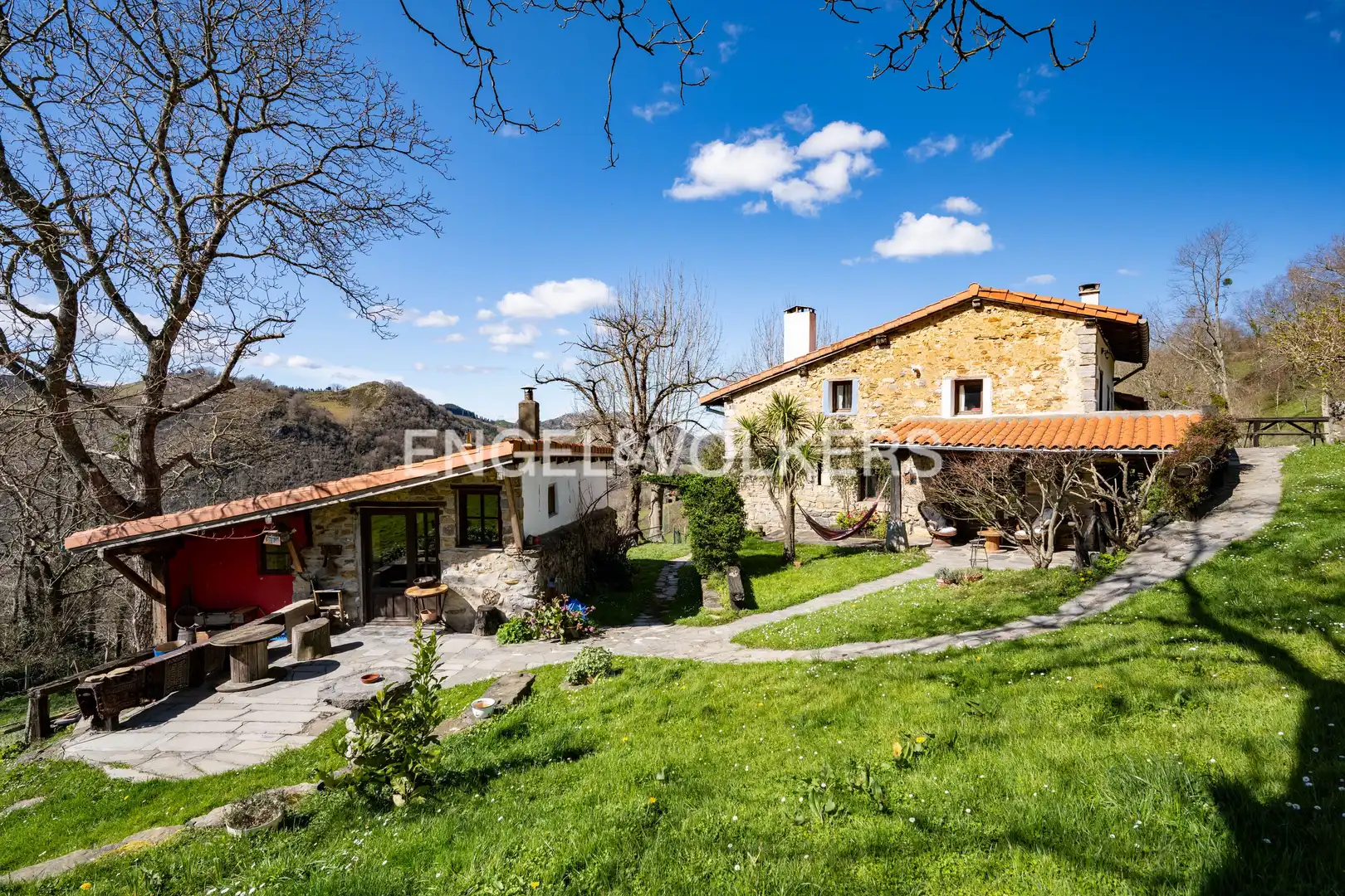Vista exterior de Casa o chalet en venta en Errezil con Calefacción, Jardín privado y Terraza