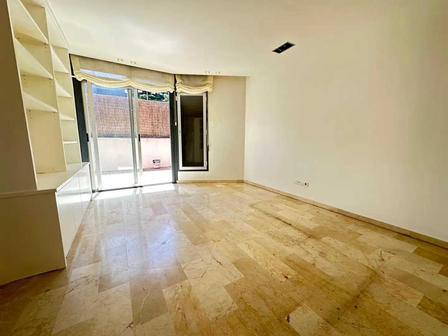 Sala de estar de Piso en venta en Torrelodones con Calefacción, Jardín privado y Terraza