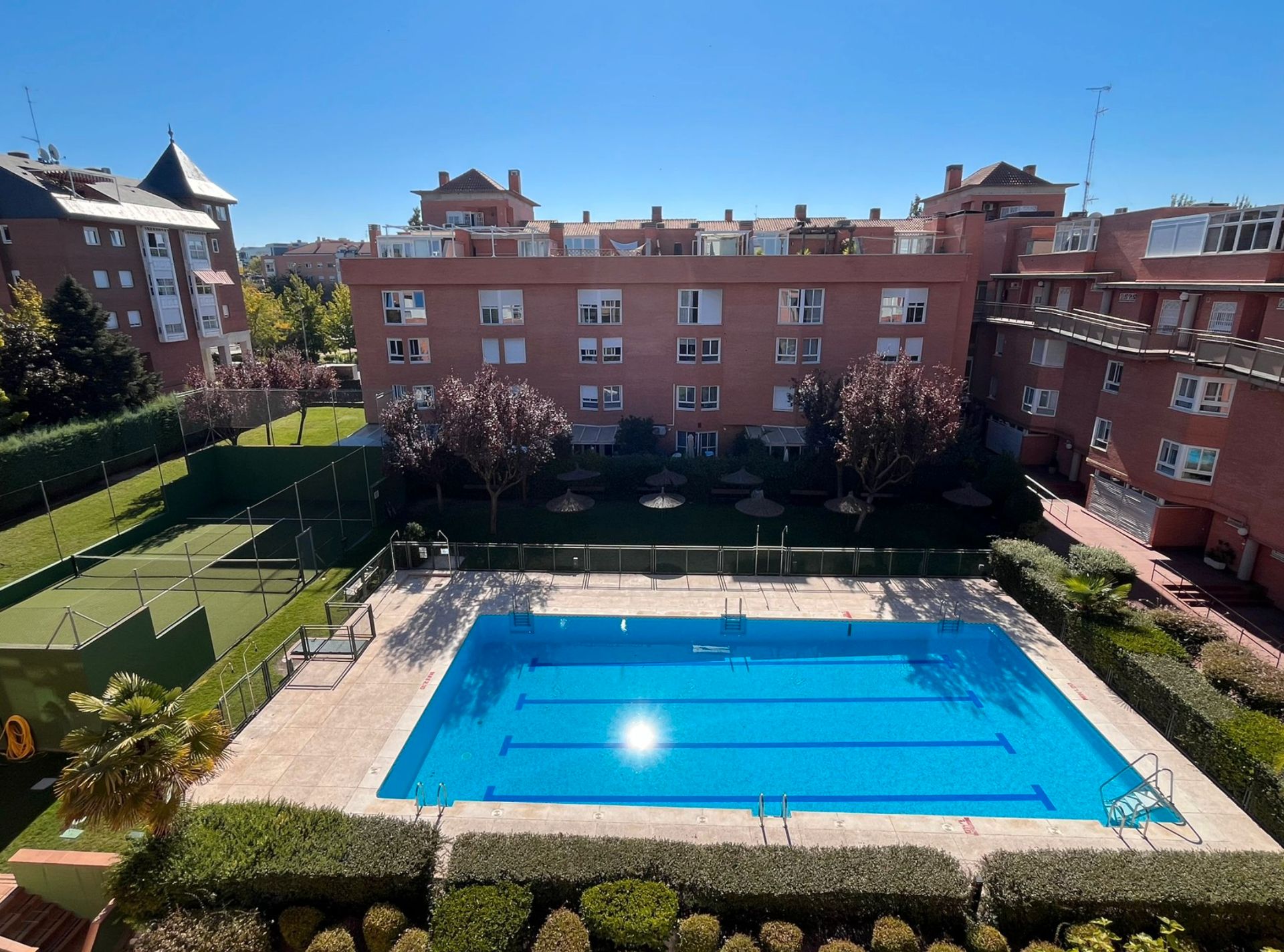 Piscina de Dúplex en venda en Las Rozas de Madrid amb Aire condicionat, Calefacció i Terrassa