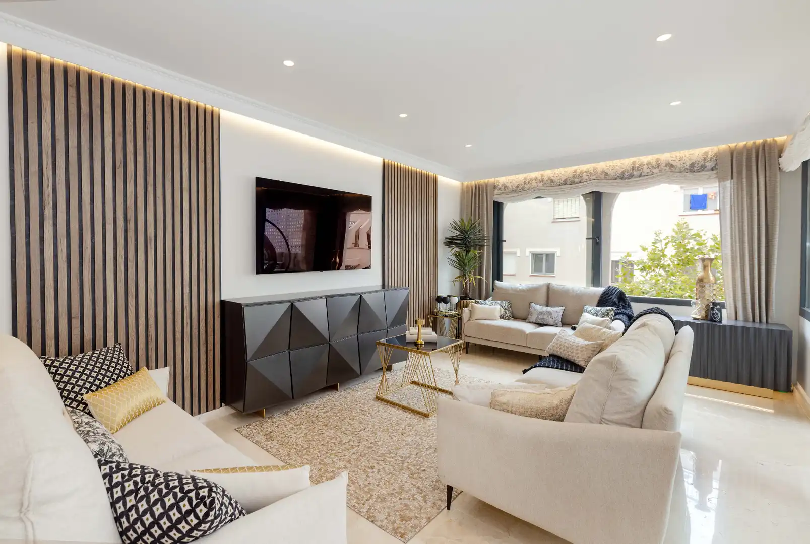 Sala de estar de Ático en venta en Marbella con Aire acondicionado, Calefacción y Terraza