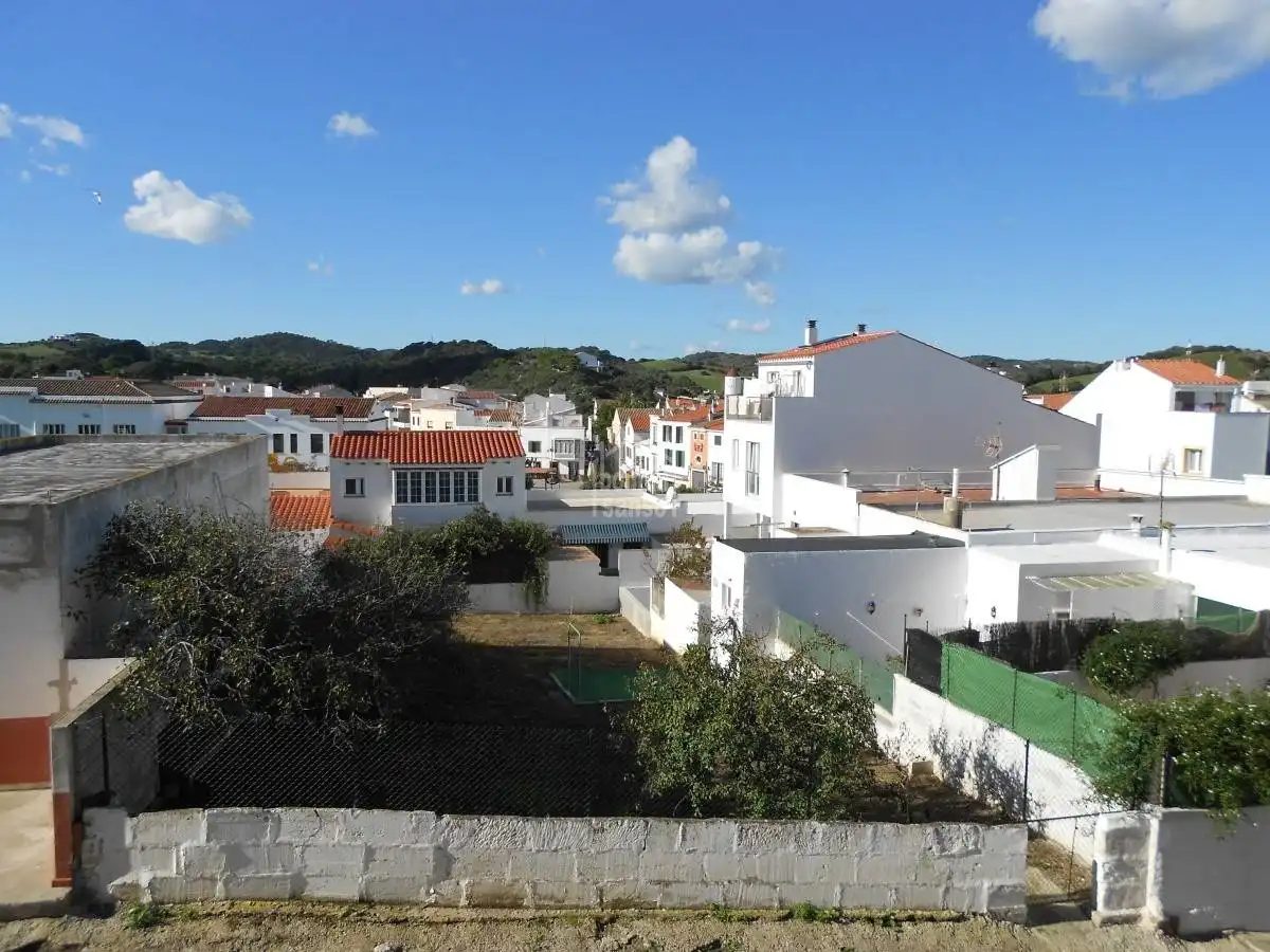 Vista exterior de Pis en venda en Es Mercadal amb Terrassa i Moblat