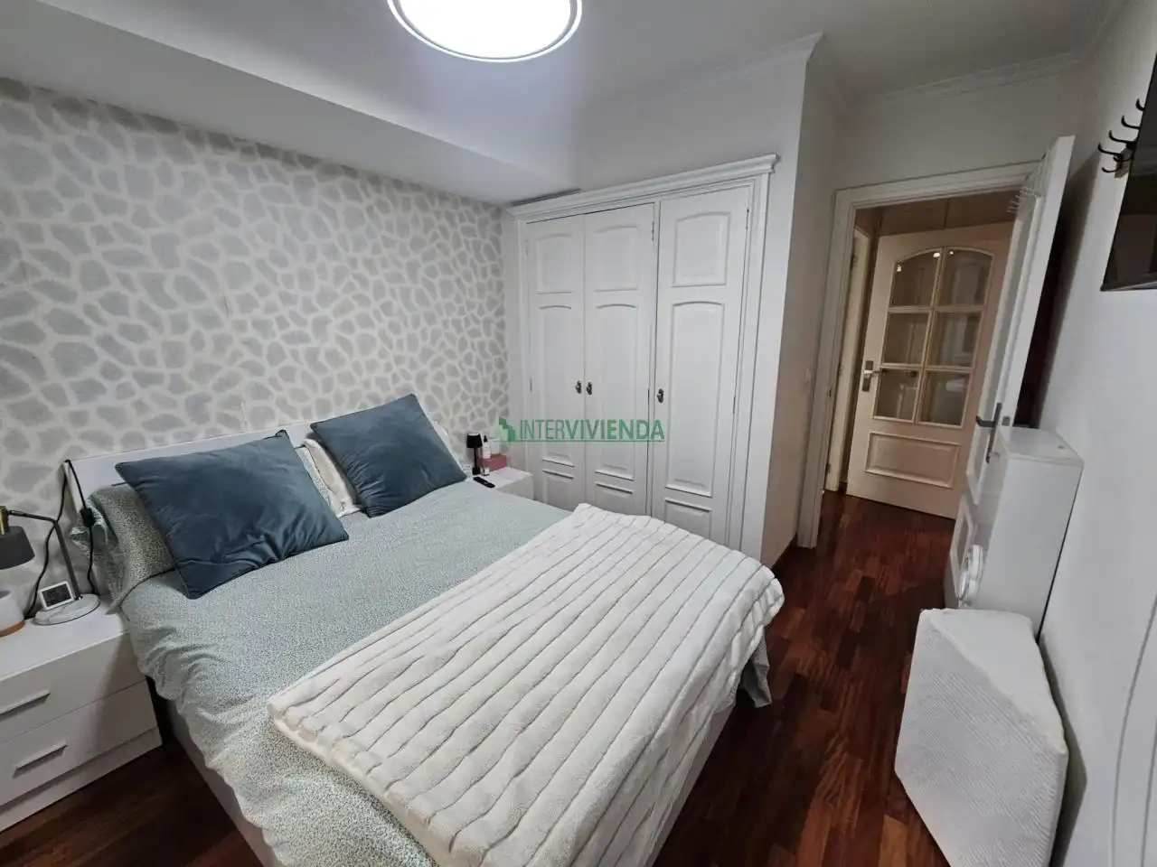 Habitación de Apartamento en venta en Vigo  con Calefacción y Parquet