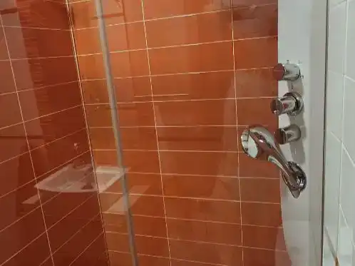 Bany de Pis en venda en Poblete amb Aire condicionat, Jardí privat i Parquet