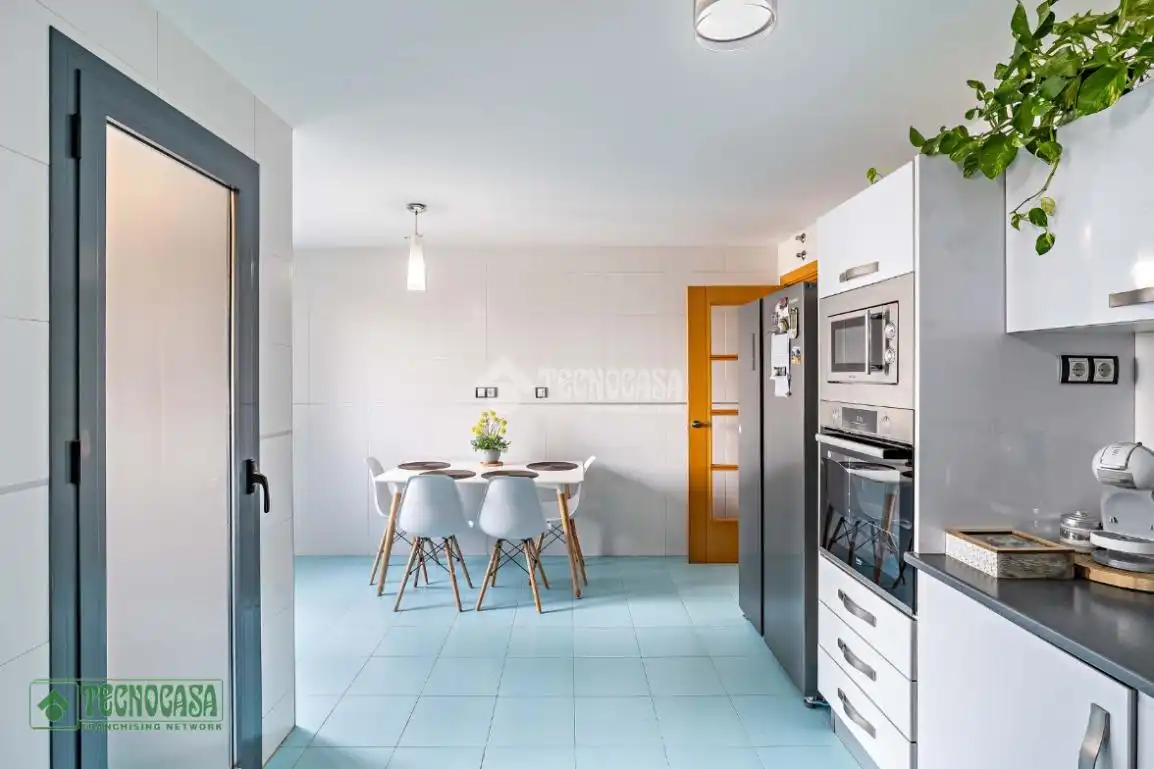 Cocina de Ático en venta en El Ejido con Aire acondicionado, Parquet y Balcón