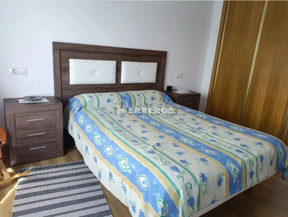 Dormitori de Casa adosada en venda en Alesanco amb Calefacció, Parquet i Terrassa
