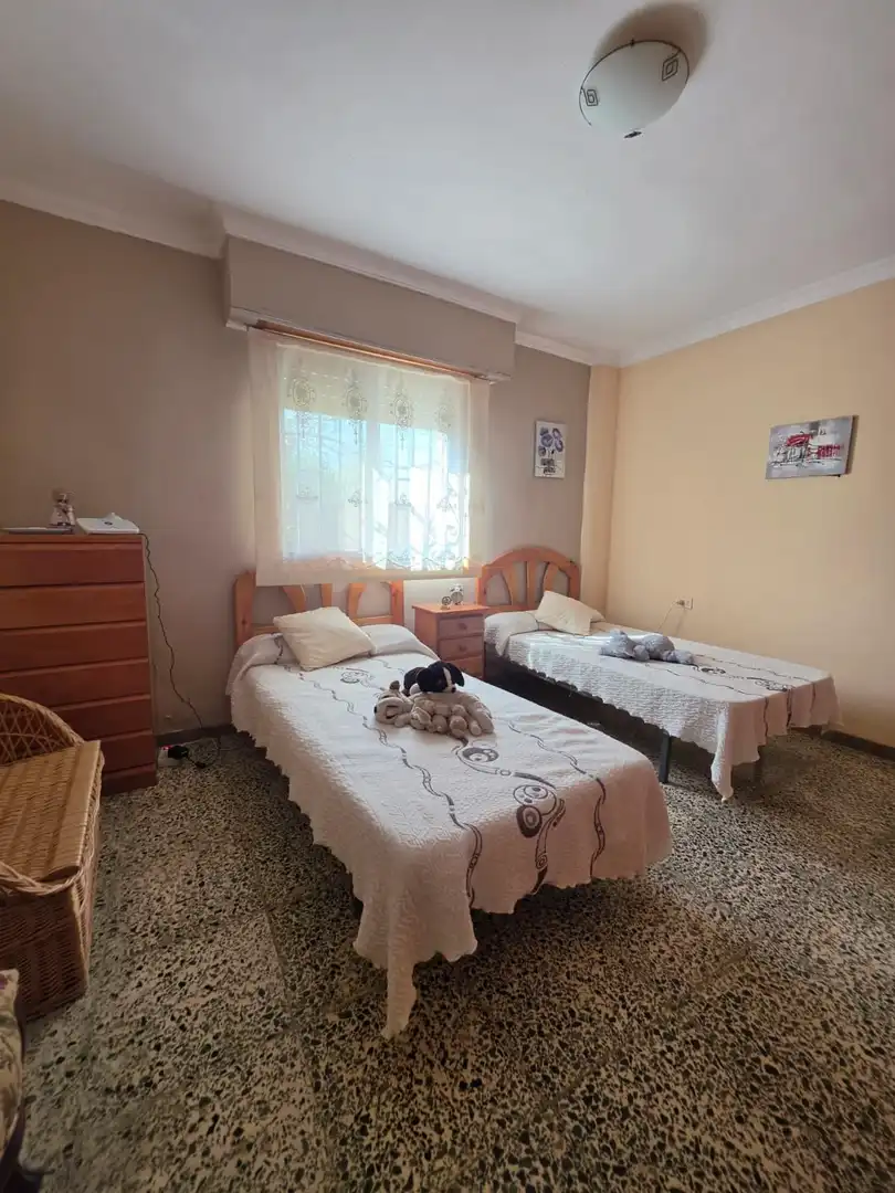 Dormitori de Casa o xalet en venda en Llíria amb Aire condicionat, Jardí privat i Terrassa