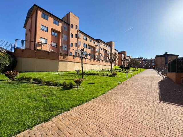 Piso en Venta en C. Josefa Salvanés “La Blanca” en Perlita