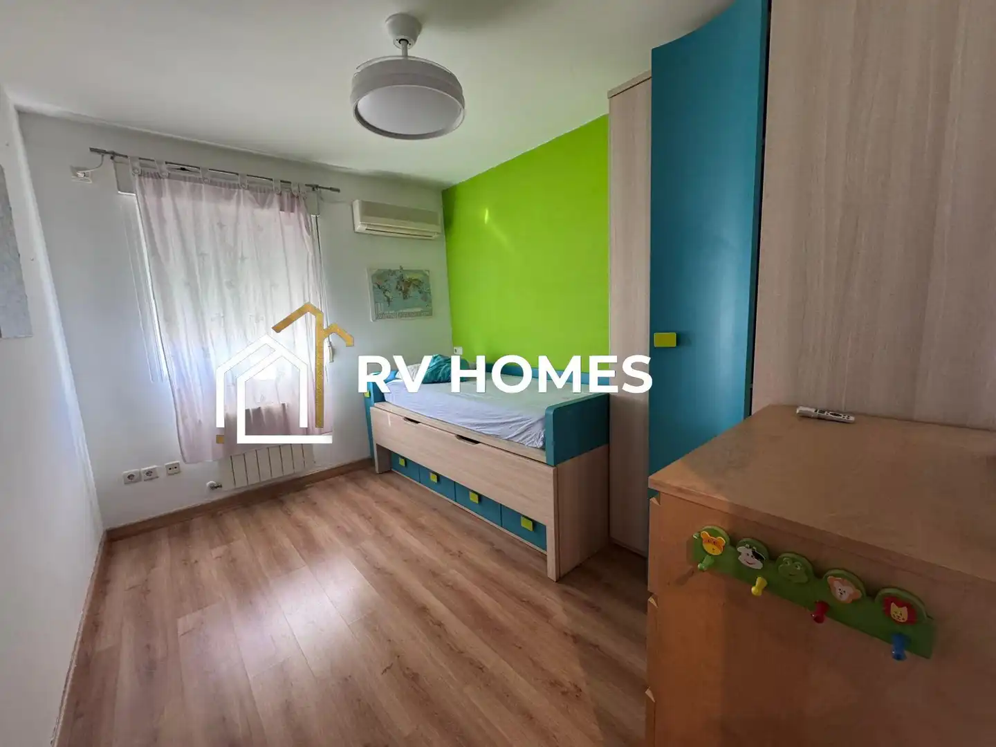 Schlafzimmer von Einfamilien-Reihenhaus zur Miete in Cáceres mit Klimaanlage, Heizung und Abstellraum