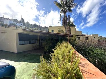 Casa rústica con jardín en venta en La Vega - El Amparo - Cueva del Viento