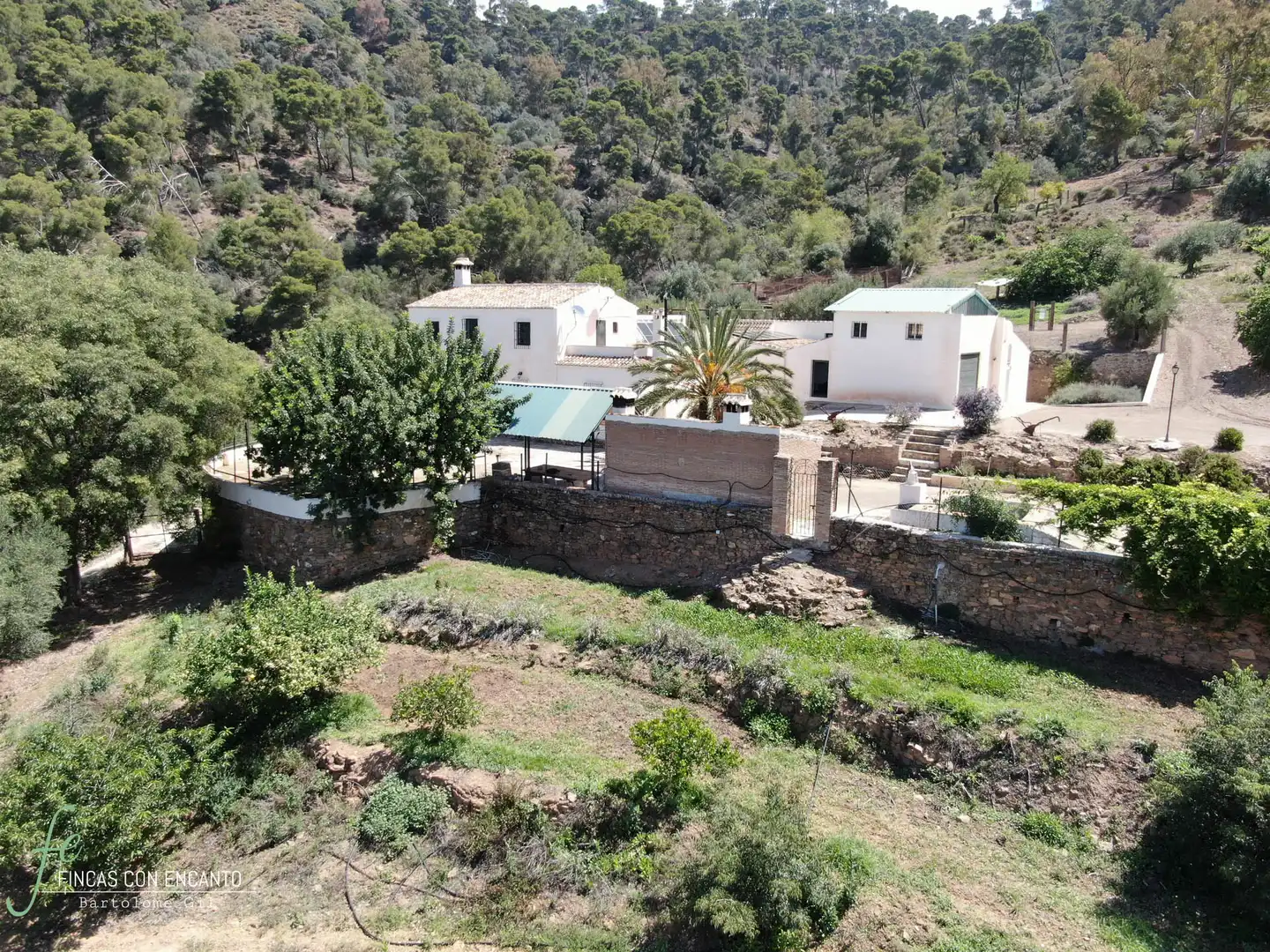 Vista exterior de Finca rústica en venda en Málaga amb Calefacció, Jardí privat i Piscina