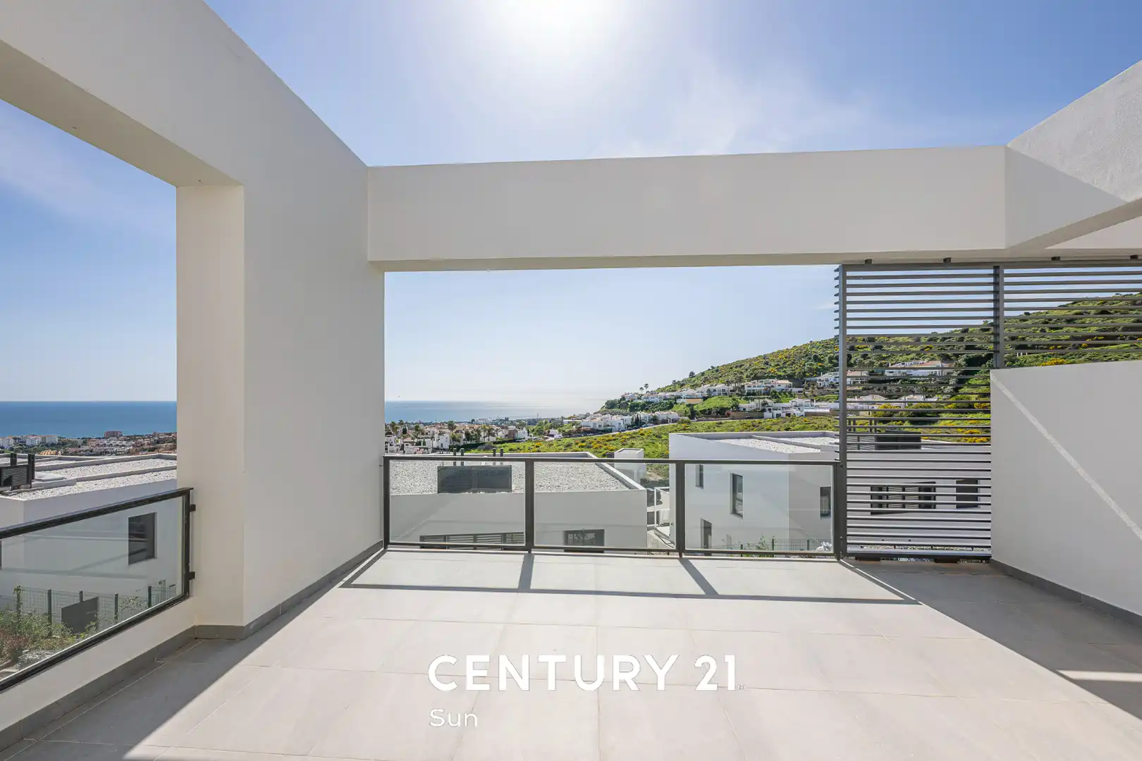 Vista exterior de Casa adosada en venta en Mijas con Aire acondicionado, Calefacción y Jardín privado