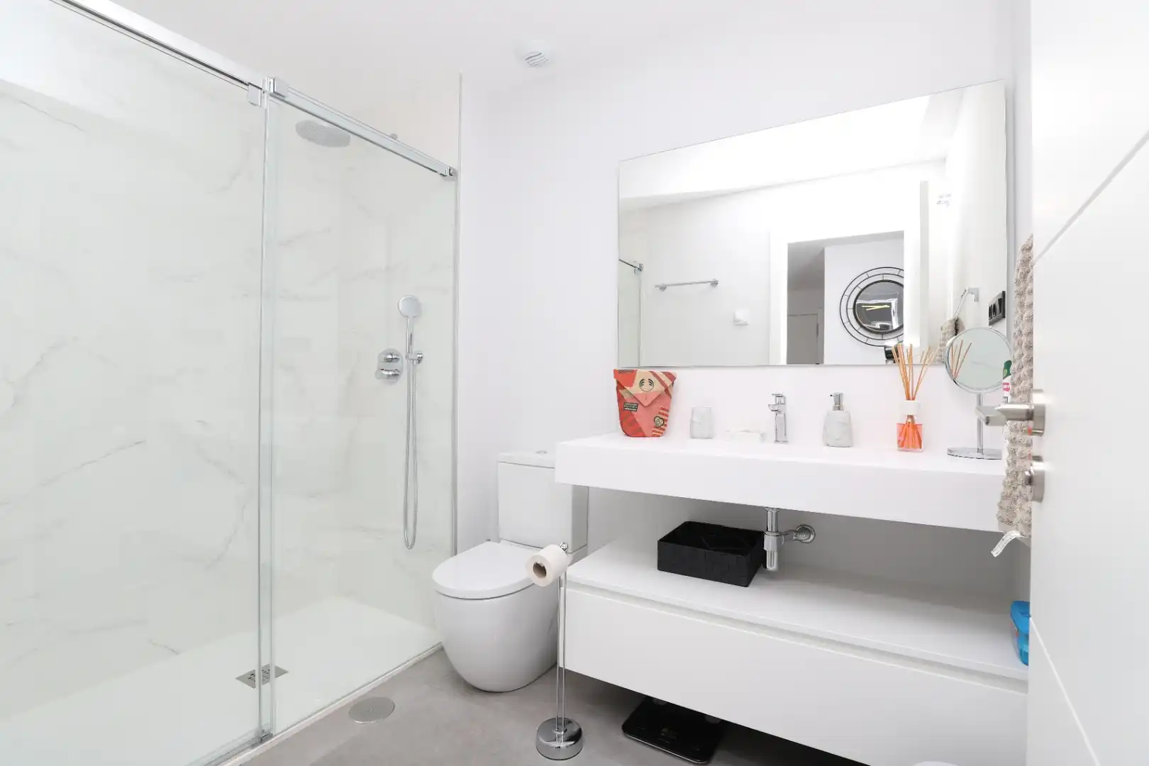Bany de Apartament de lloguer en Estepona amb Aire condicionat, Calefacció i Terrassa