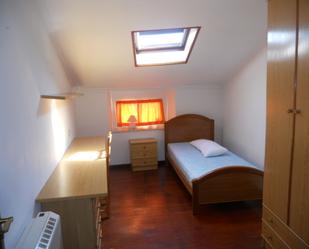 Bedroom of Flat to rent in Santiago de Compostela 